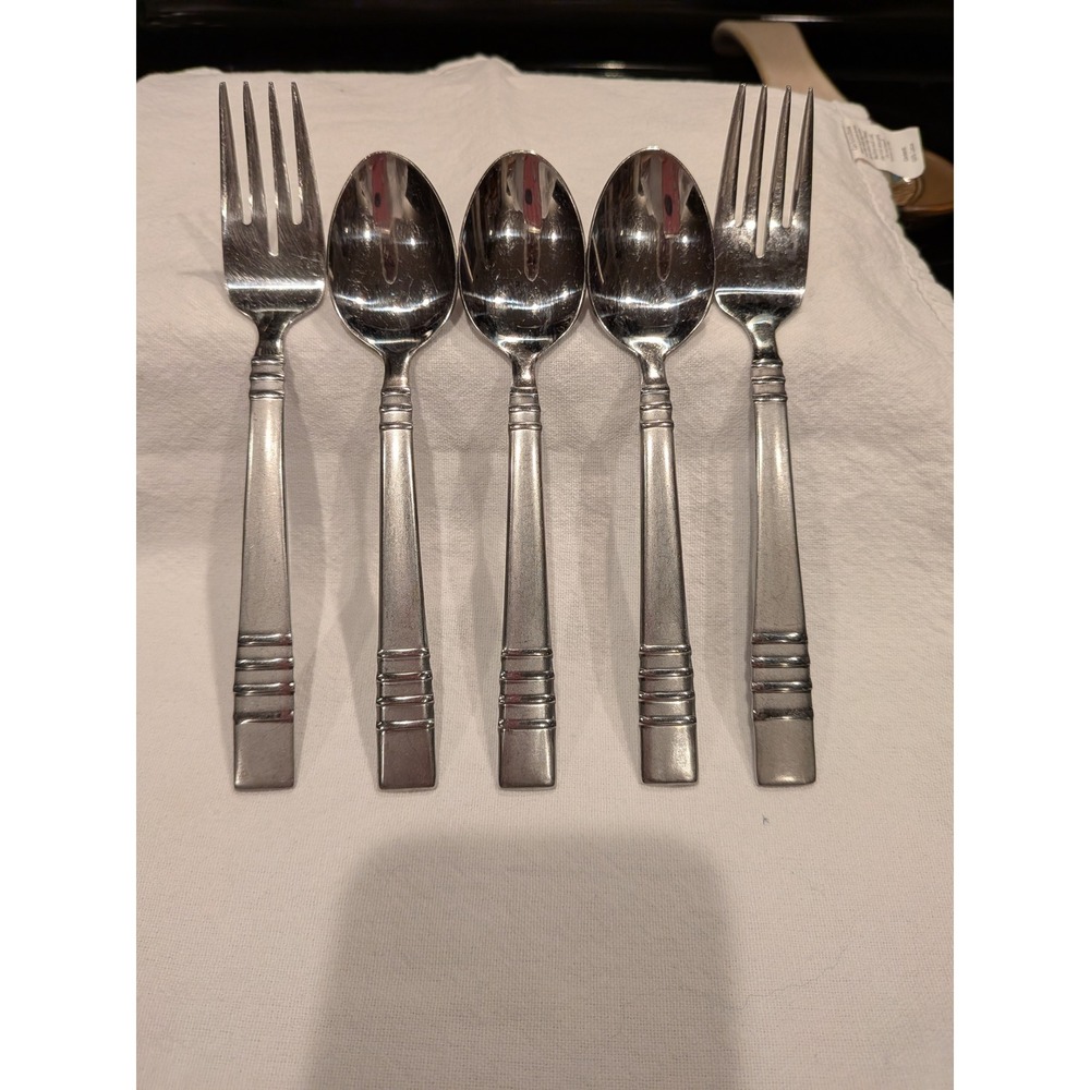 Cambridge Stainless Steel Flatware Set 3 Spoons 2 Salad Forks Ribbed Pattern